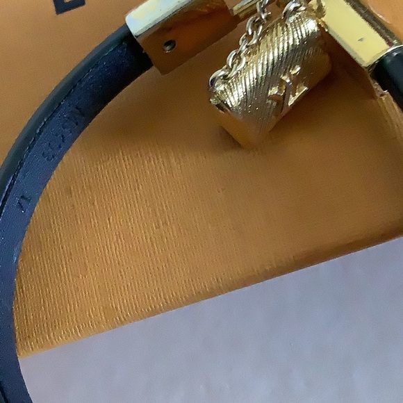 Louis Vuitton Epi Alma Bracelet - Picture 6 of 10
